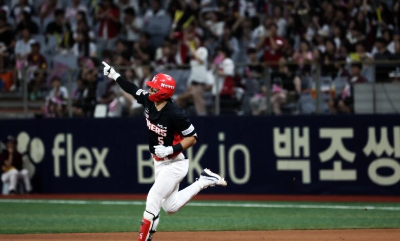 Kia Tigers Face LG Twins in Crucial KBO Matchup at Jamsil Baseball Stadium