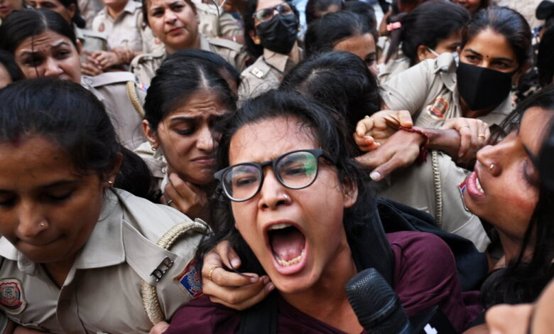 Thousands in New Delhi Wave Flags and Demand Election Chief’s Resignation Thousands in New Delhi Wave Flags and Demand Election Chief’s Resignation