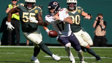 Bears Collapse in 31-7 Loss Against Packers at Lambeau