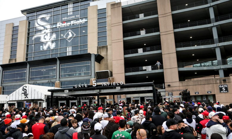Ticket prices are soaring for White Sox home playoff game